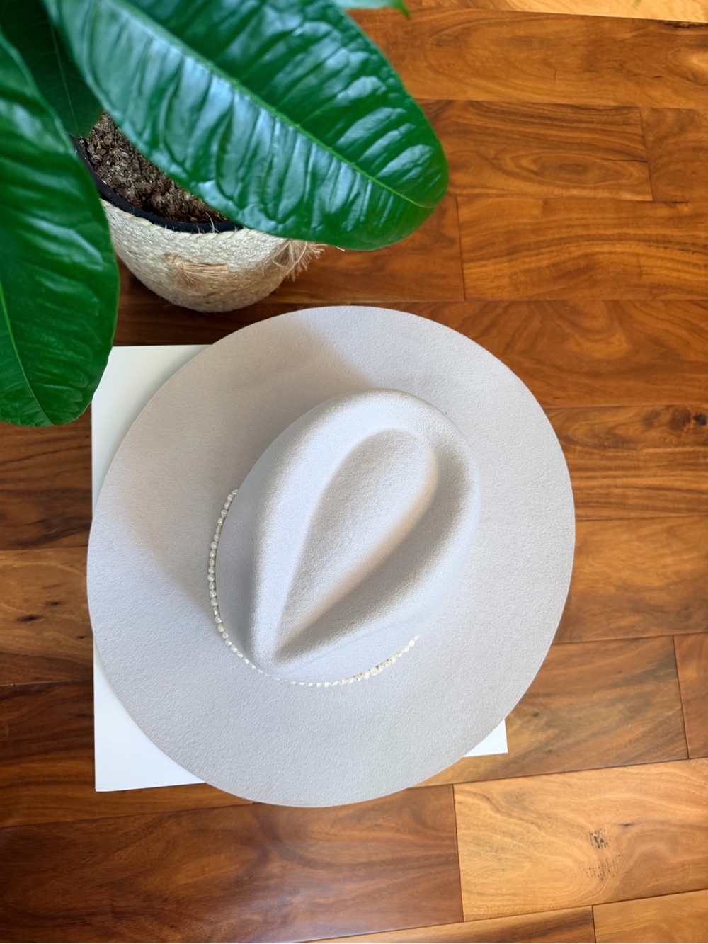 Women's Wide Brim Felt Hat in Light Gray with Beaded Trim